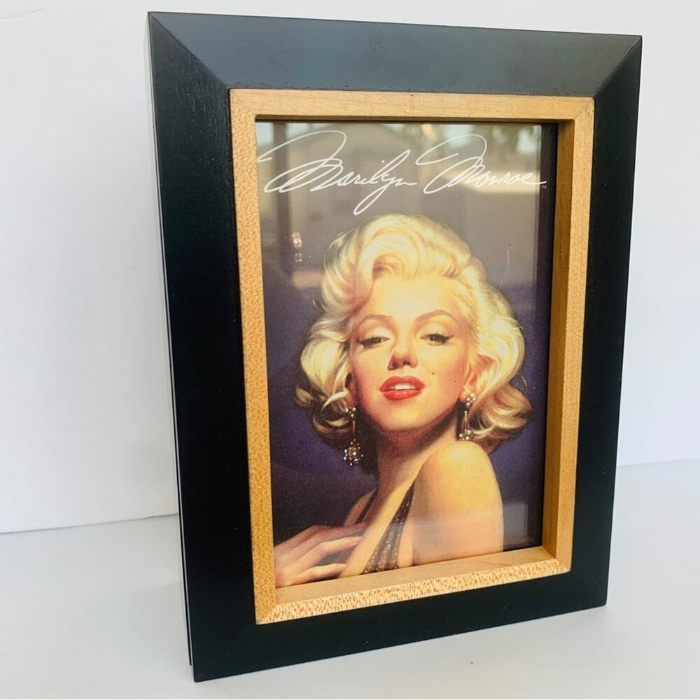 1995 Marilyn Monroe Fossil Watch and Wood Picture Box